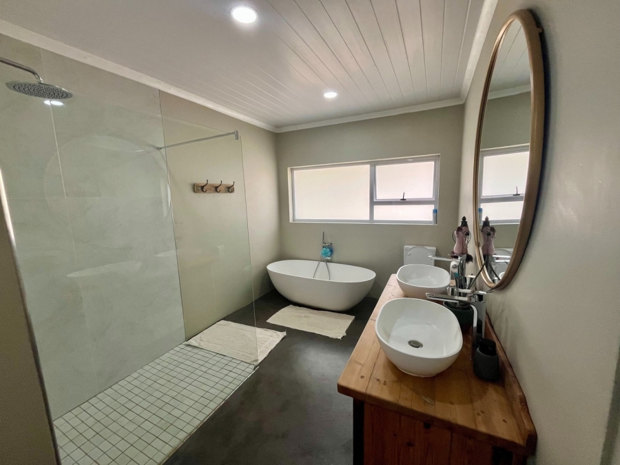 4 Bedroom Property for Sale in Flamwood North West